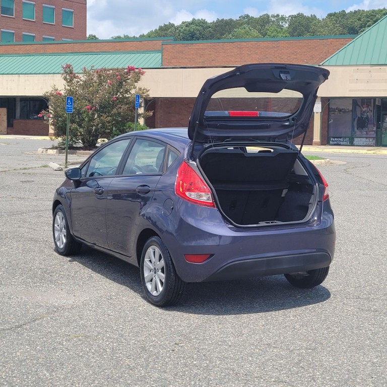 2013 Ford Fiesta Image 28