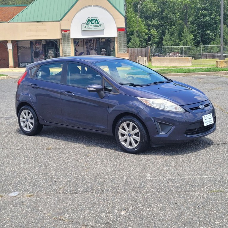 2013 Ford Fiesta Image 32