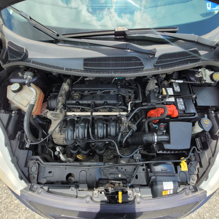 2013 Ford Fiesta Image 40