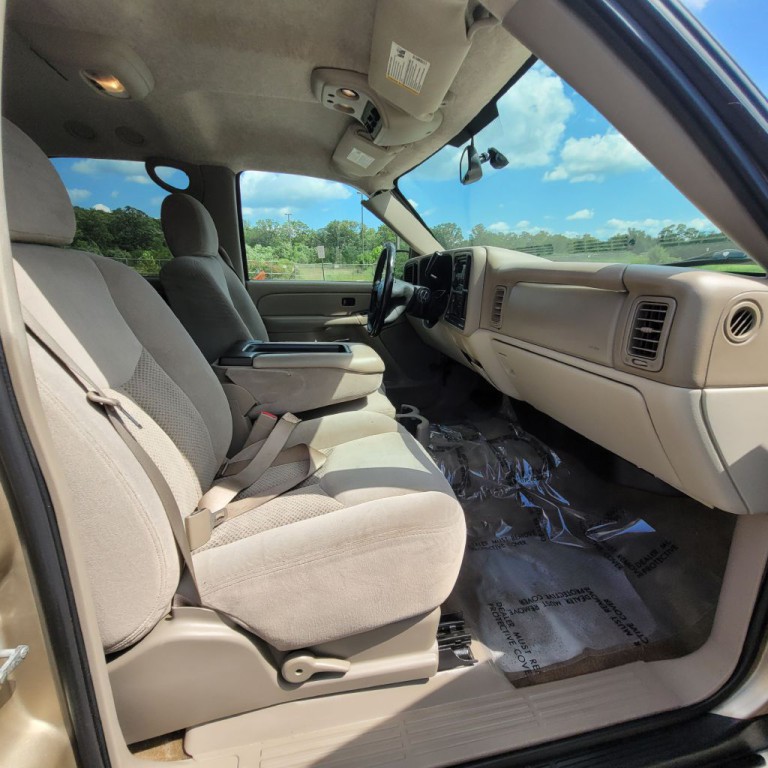 2005 Chevrolet Tahoe Image 15