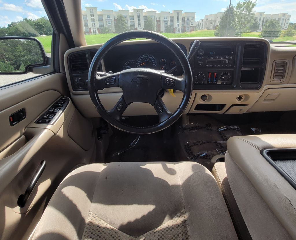 2005 Chevrolet Tahoe Image 24