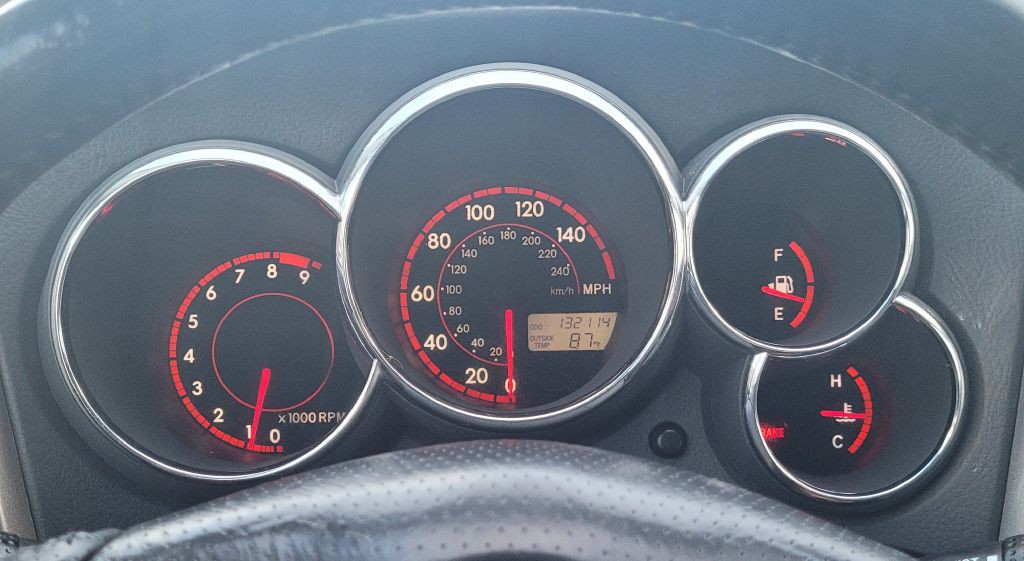 2004 Pontiac Vibe Image 15