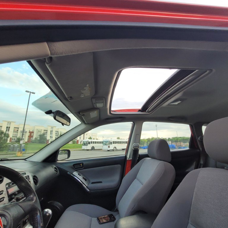 2004 Pontiac Vibe Image 17