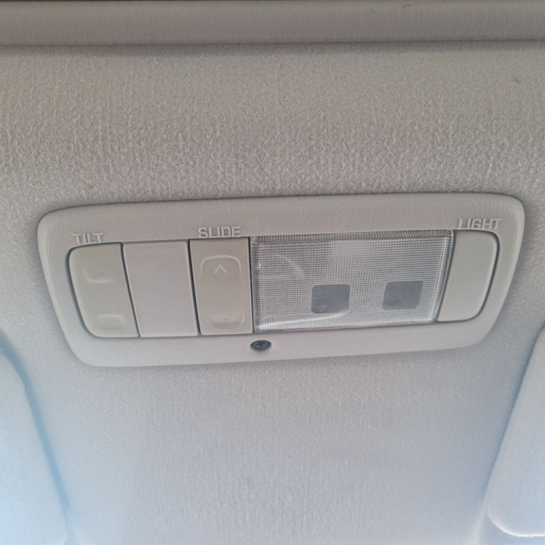2004 Pontiac Vibe Image 25
