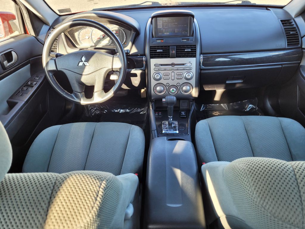 2011 Mitsubishi Galant Image 16