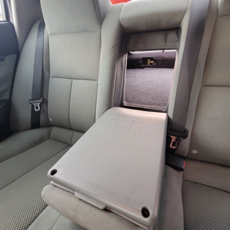 2011 Mitsubishi Galant Image 35