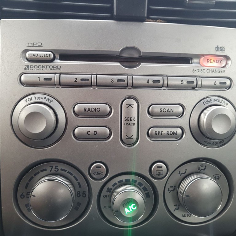2011 Mitsubishi Galant Image 38