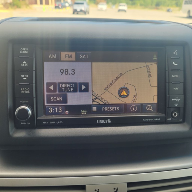 2014 Volkswagen Routan Image 13