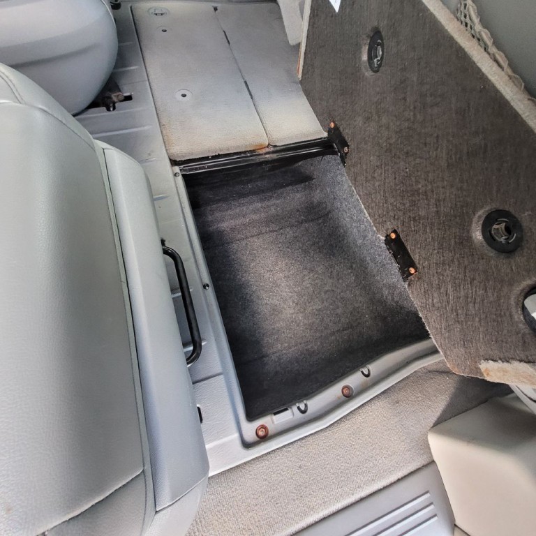 2014 Volkswagen Routan Image 23