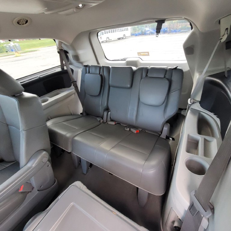 2014 Volkswagen Routan Image 25