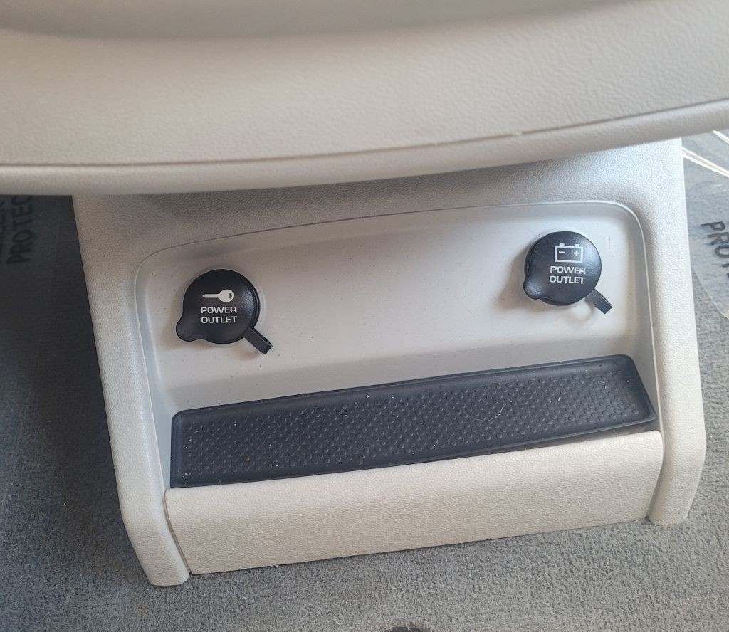 2014 Volkswagen Routan Image 33