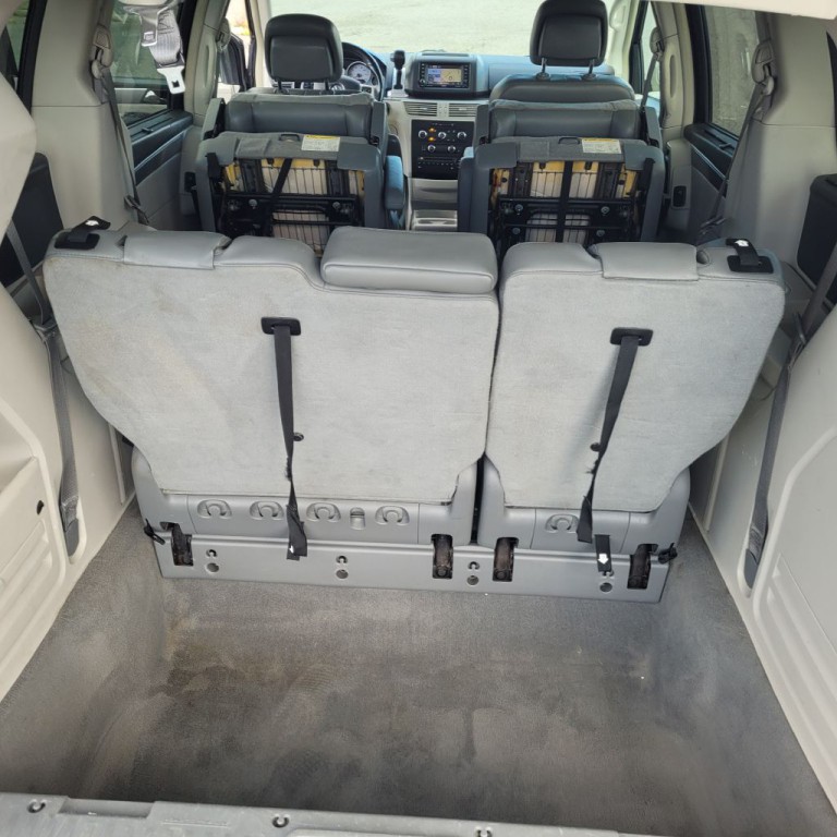 2014 Volkswagen Routan Image 38