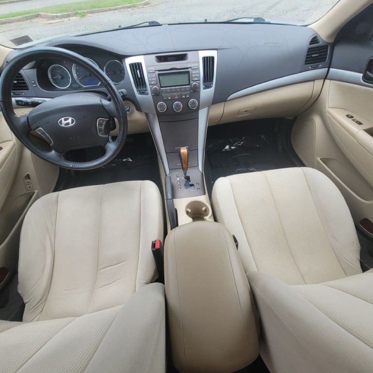 2009 Hyundai Sonata Image 19