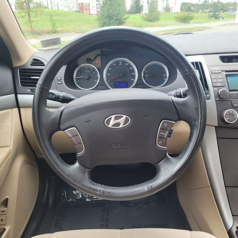 2009 Hyundai Sonata Image 23