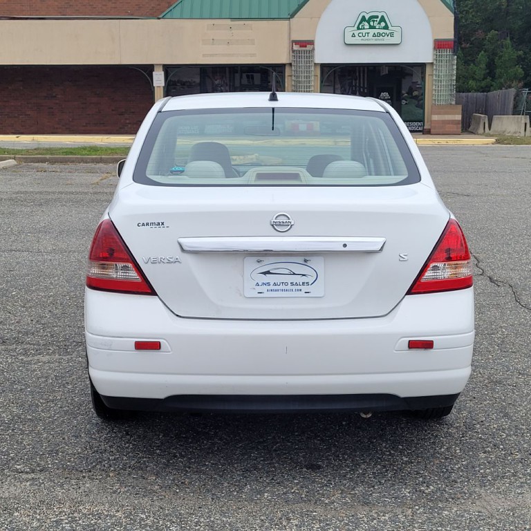 2007 Nissan Versa Image 4