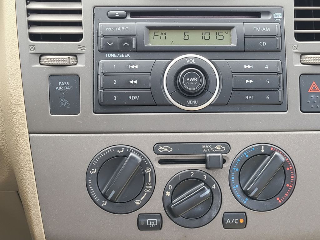 2007 Nissan Versa Image 12