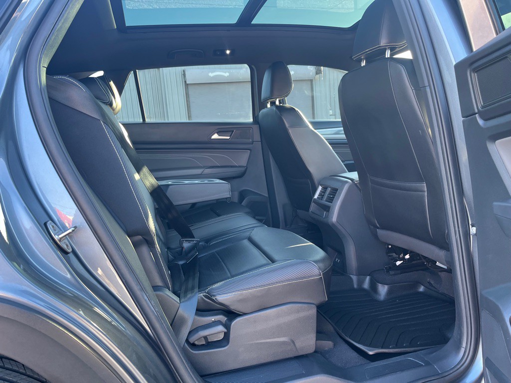 2021 Volkswagen Atlas Cross Sport Image 4