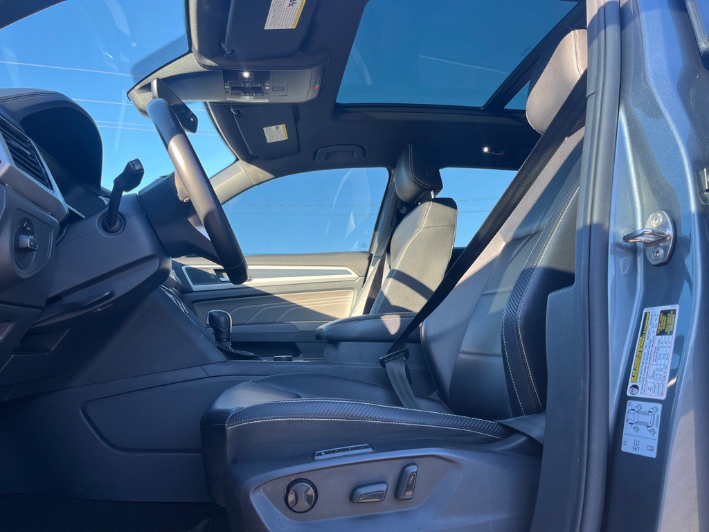 2021 Volkswagen Atlas Cross Sport Image 16