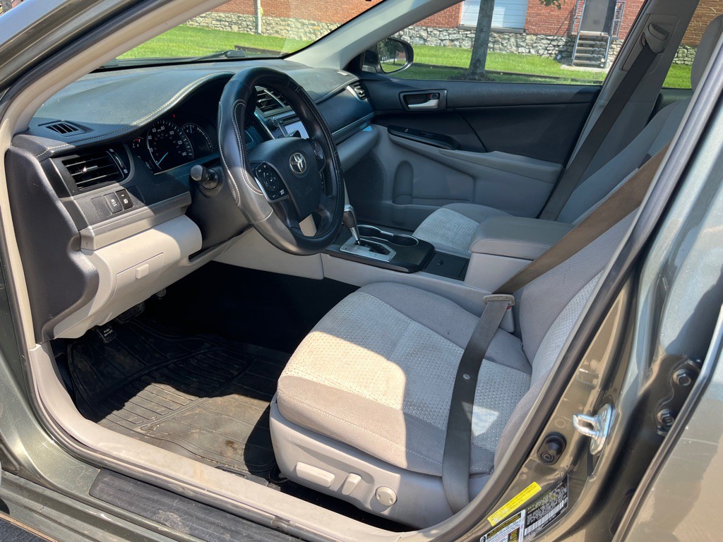 2013 Toyota Camry Image 11
