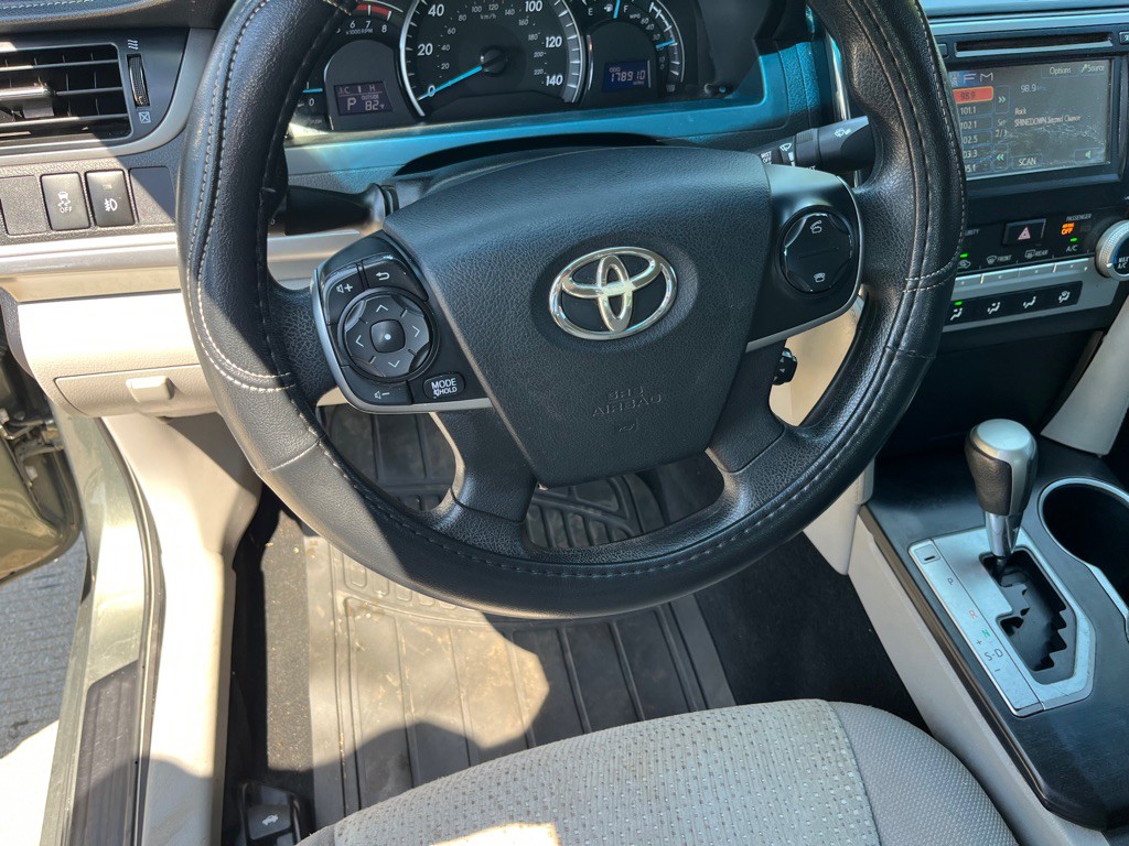 2013 Toyota Camry Image 12