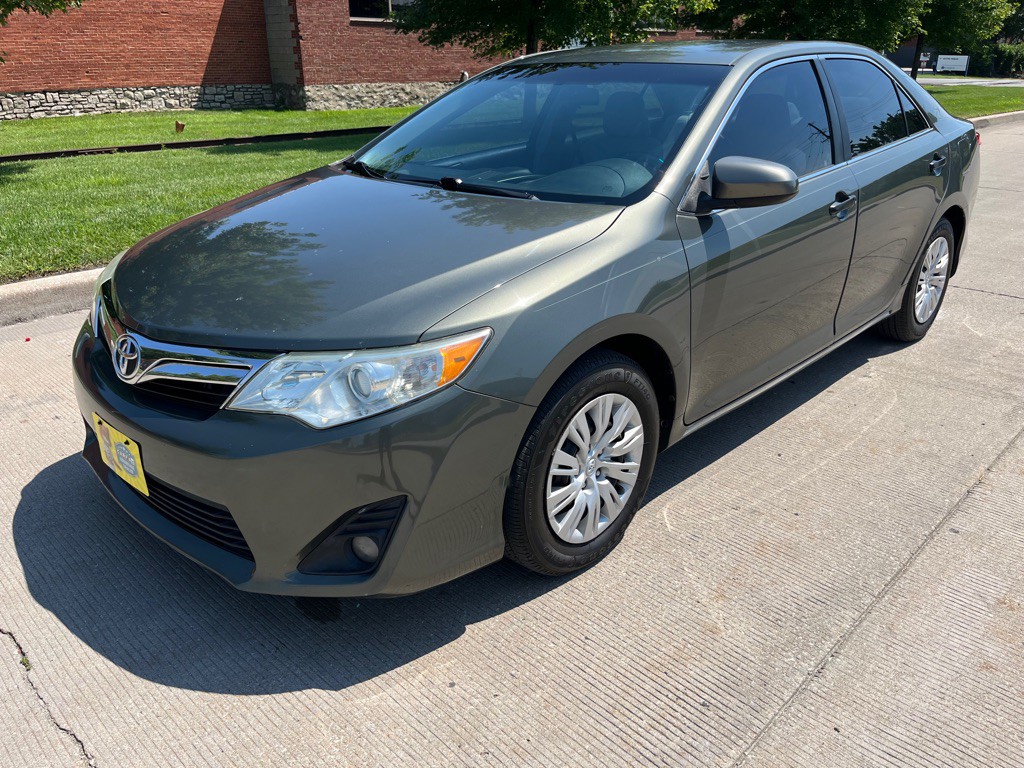 2013 Toyota Camry Image 15