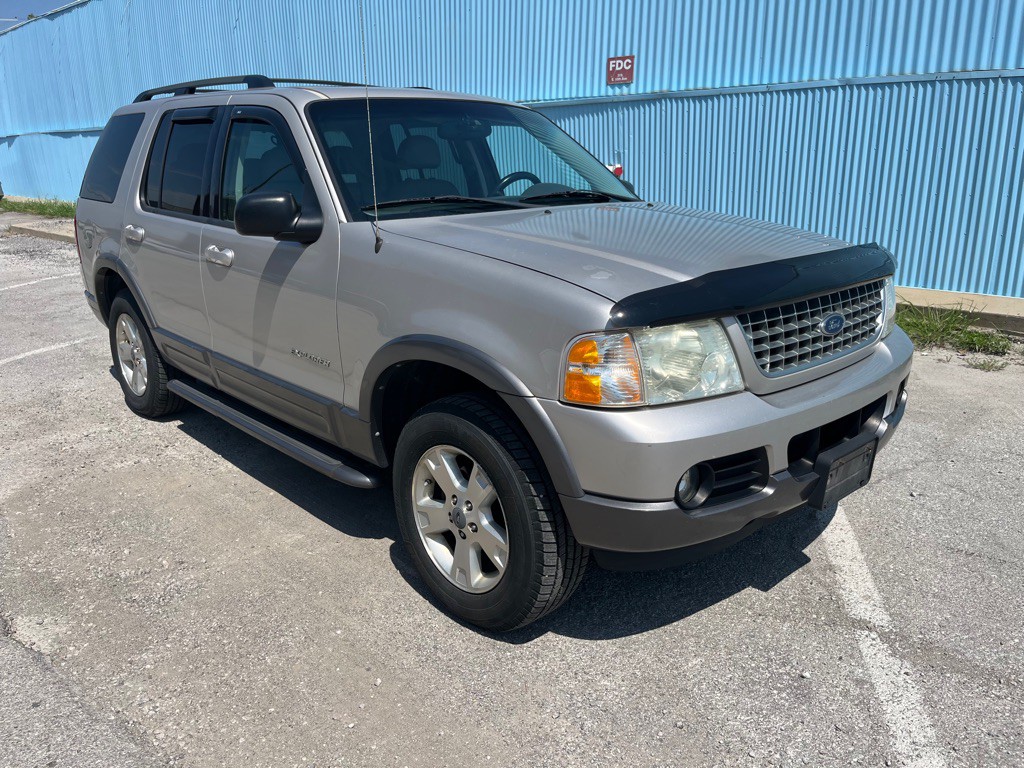 2004 Ford Explorer Image 1