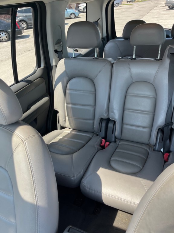 2004 Ford Explorer Image 5