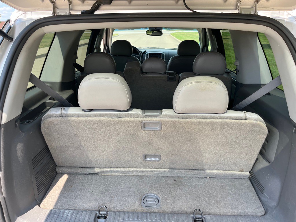 2004 Ford Explorer Image 13