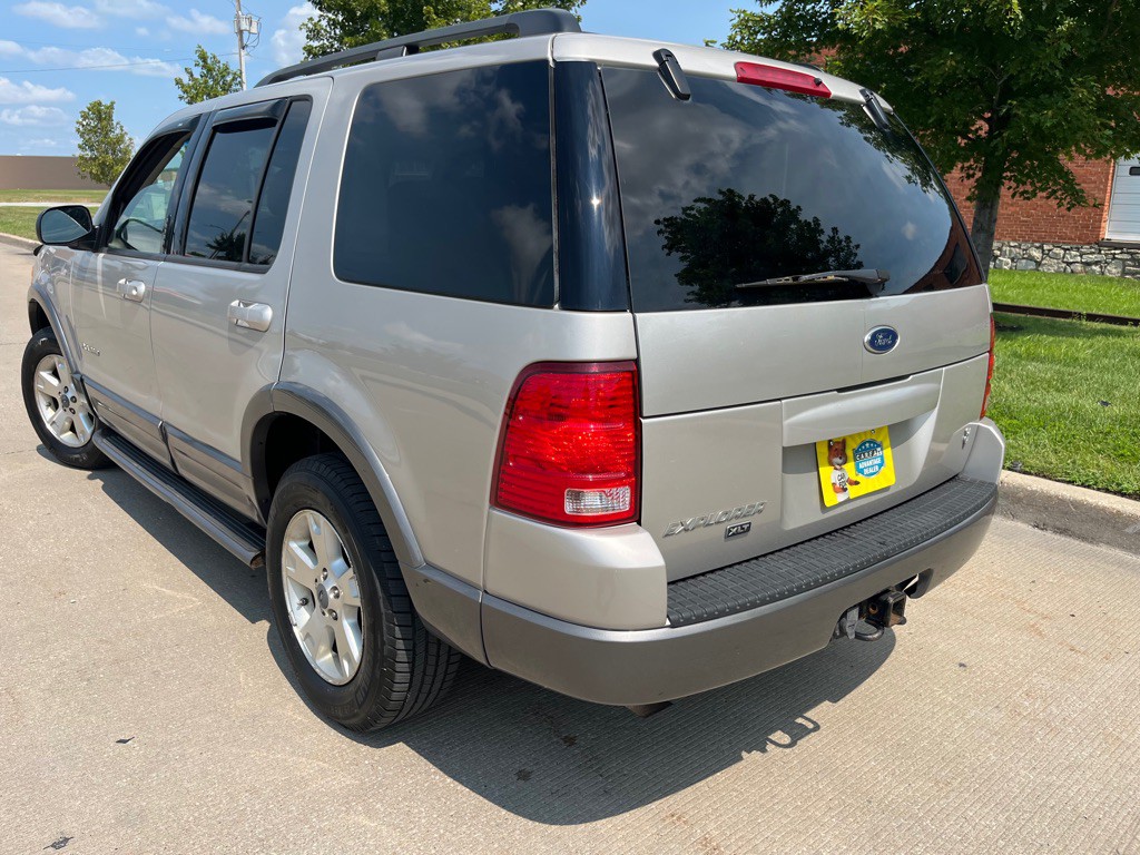 2004 Ford Explorer Image 14