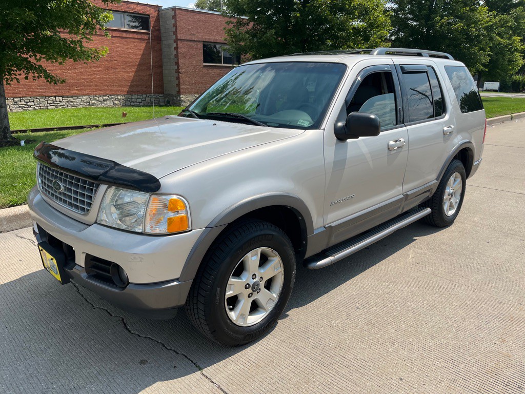 2004 Ford Explorer Image 22