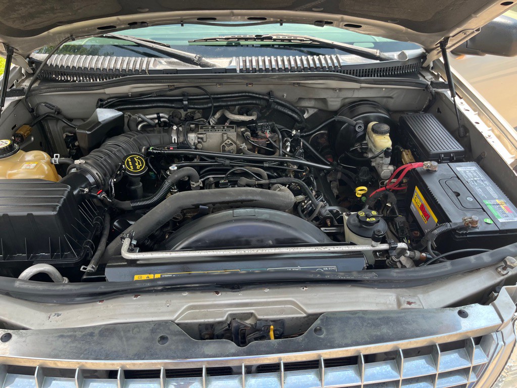 2004 Ford Explorer Image 23
