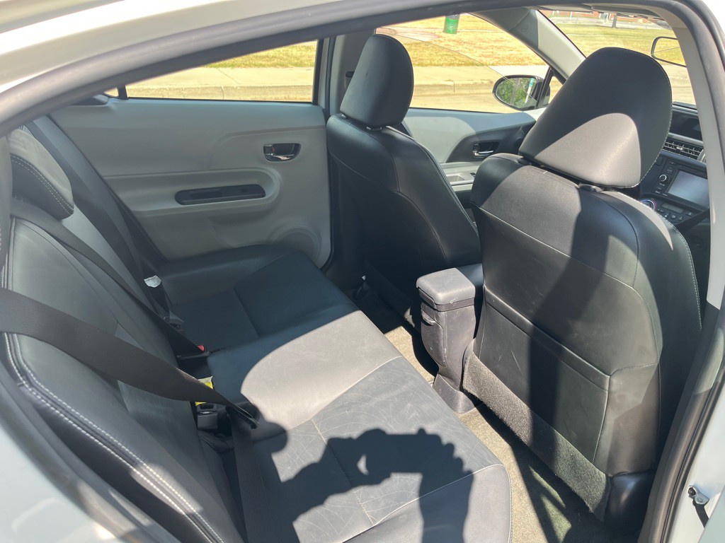 2013 Toyota Prius Image 4