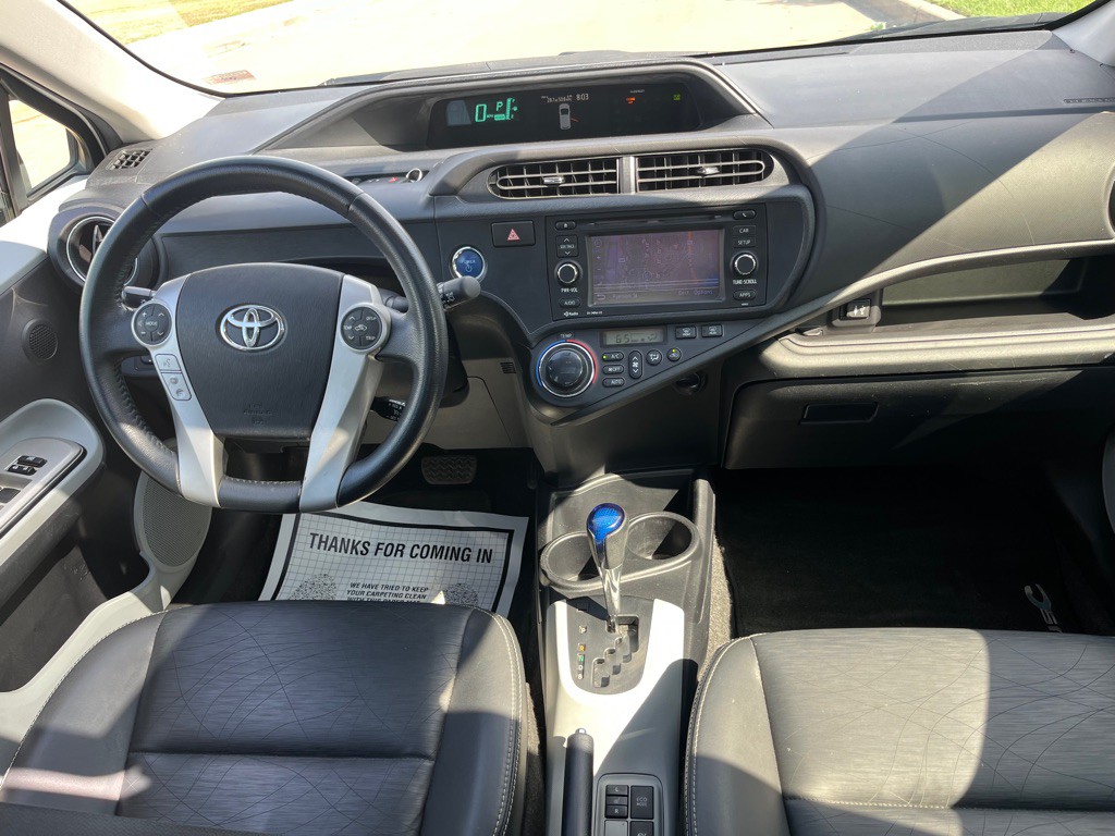 2013 Toyota Prius Image 5