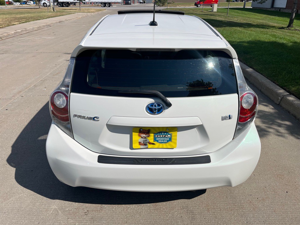 2013 Toyota Prius Image 7