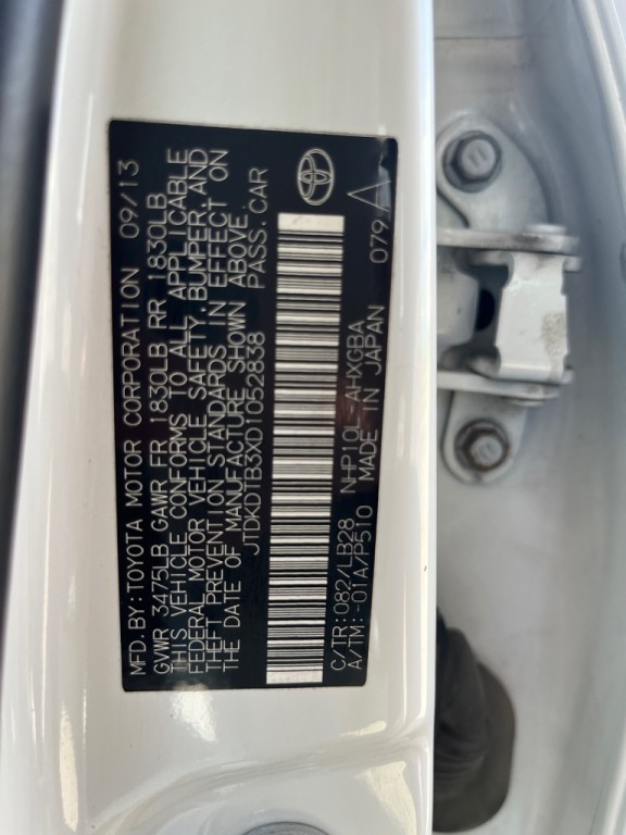 2013 Toyota Prius Image 17