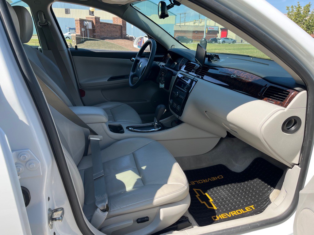 2016 Chevrolet Impala Image 3