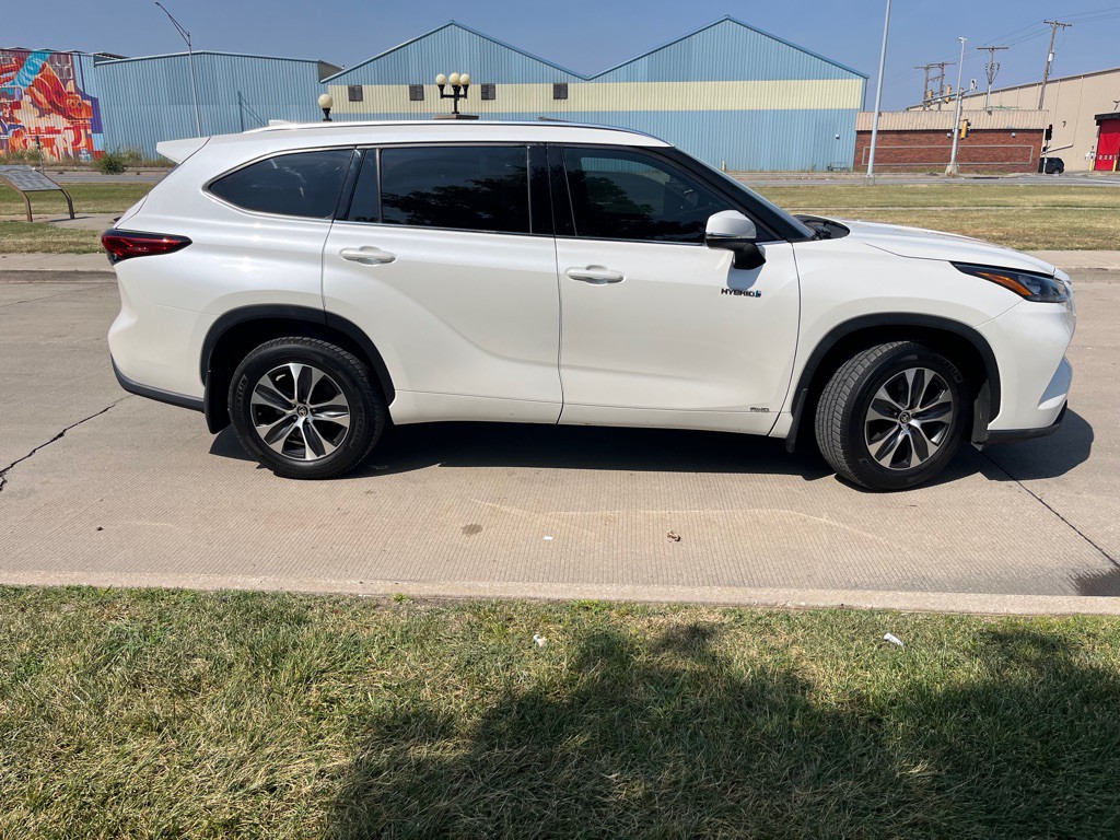2020 Toyota Highlander Image 2