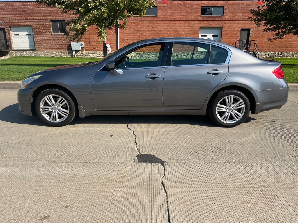 2011 INFINITI G25 Image 11