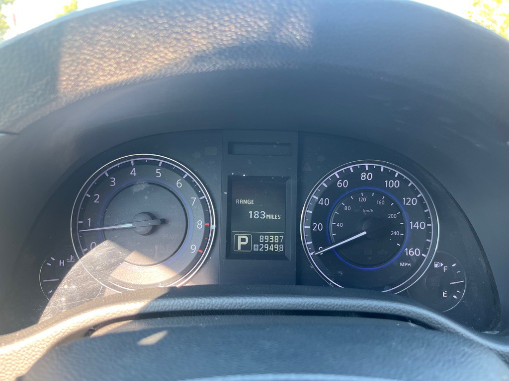 2011 INFINITI G25 Image 16