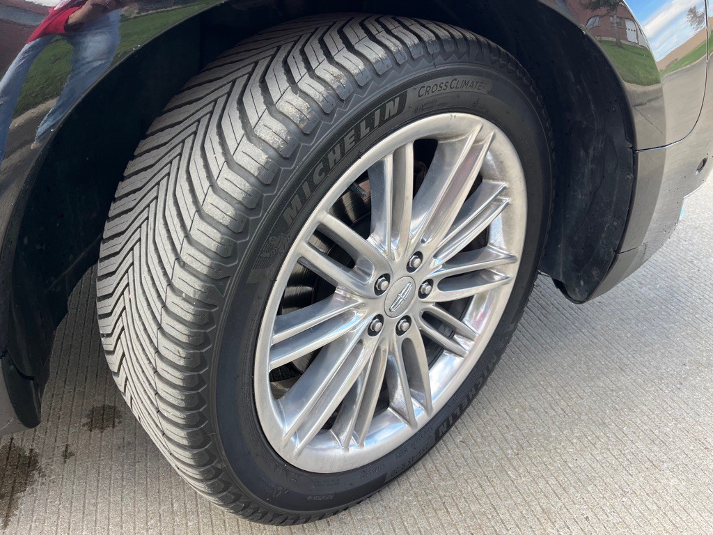 2019 Lincoln MKT Image 3