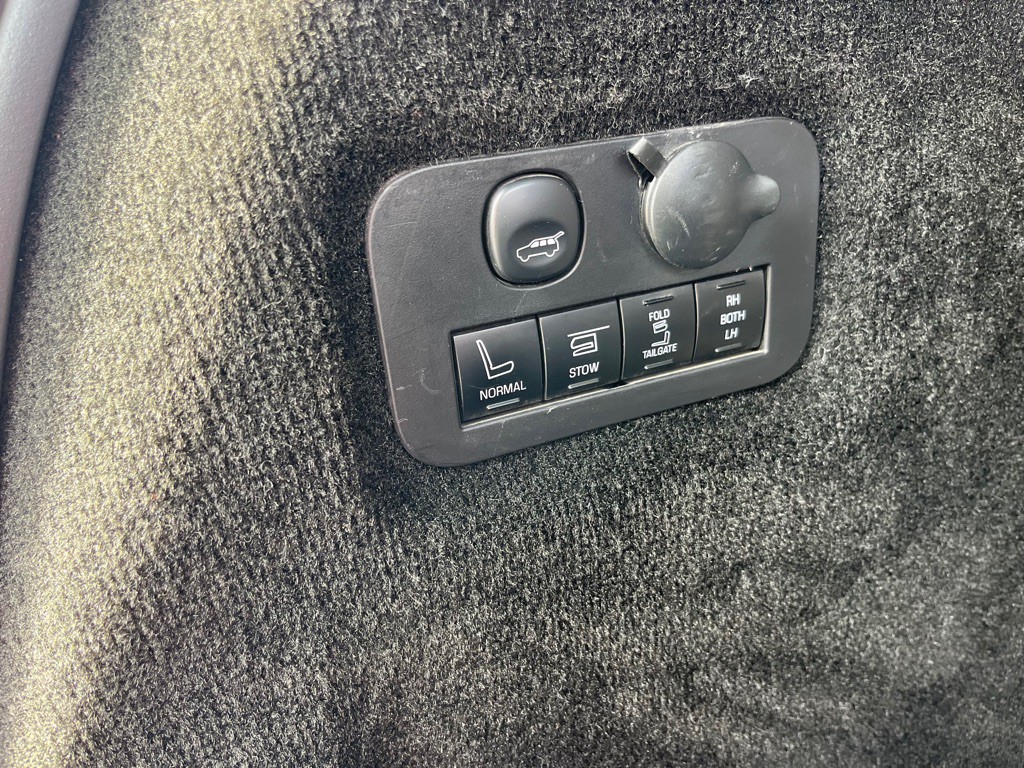 2019 Lincoln MKT Image 13