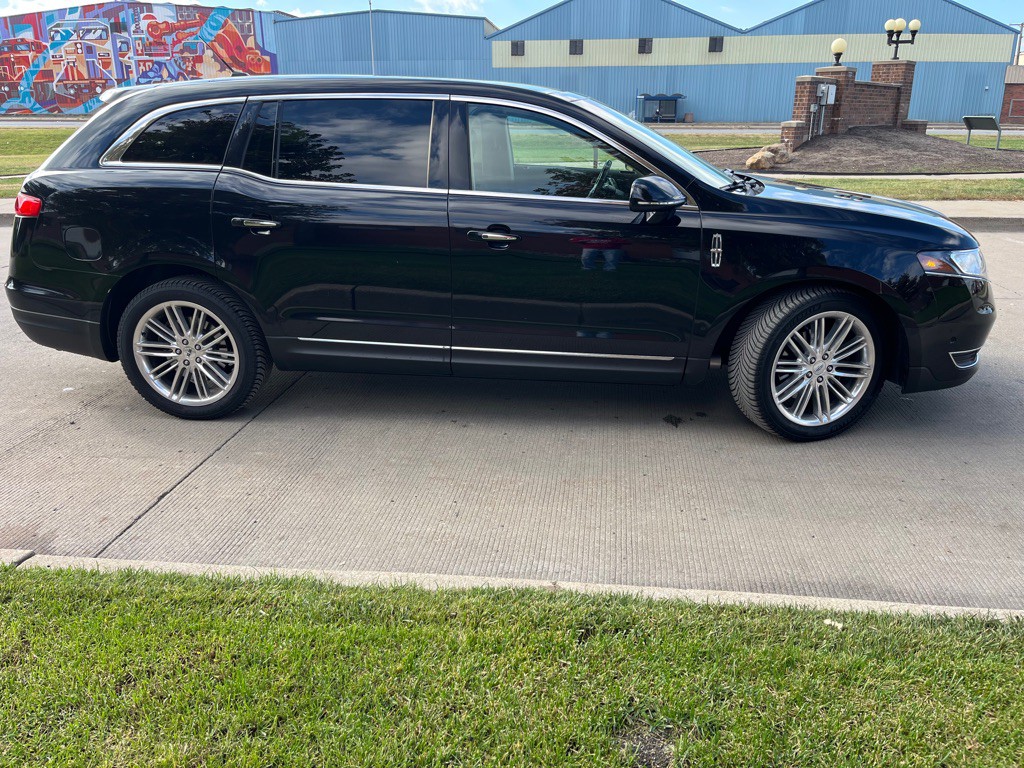 2019 Lincoln MKT Image 30