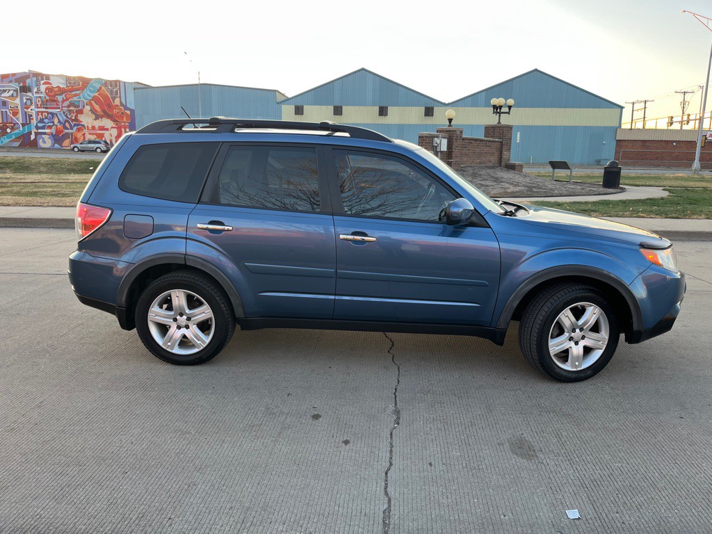 2009 Subaru Forester Image 2