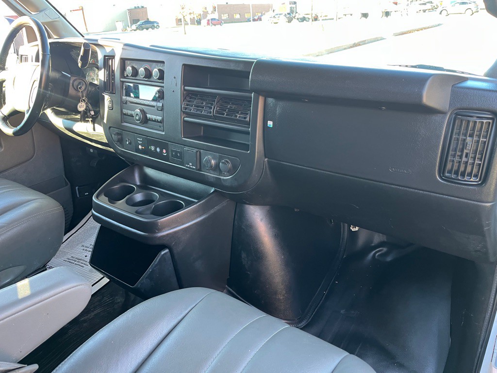 2020 Chevrolet Express Image 5