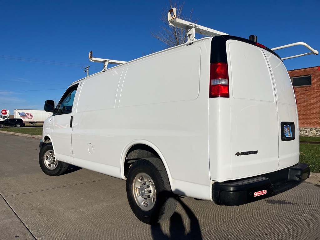 2020 Chevrolet Express Image 24