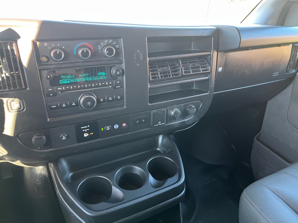 2020 Chevrolet Express Image 29