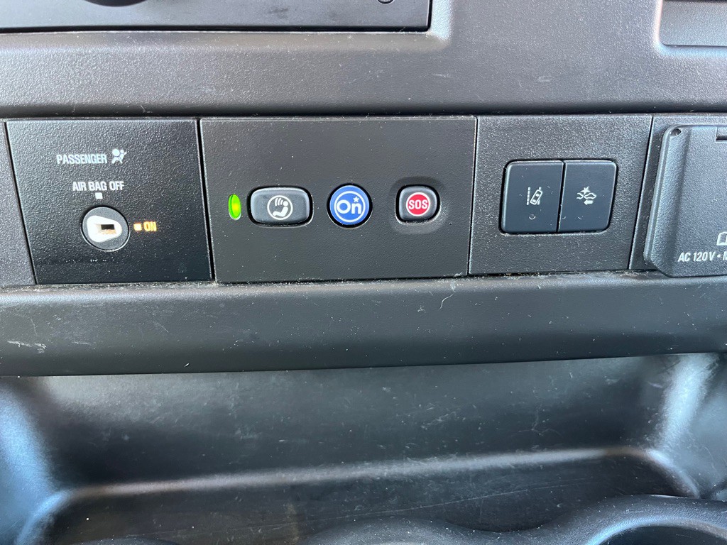 2020 Chevrolet Express Image 30