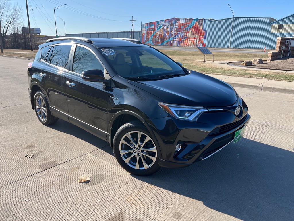 2017 Toyota Rav4 Image 1