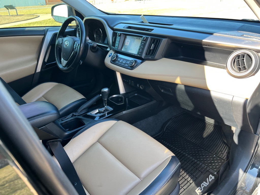 2017 Toyota Rav4 Image 4