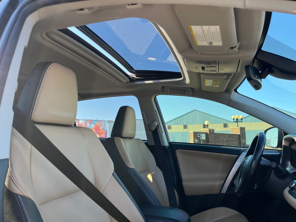 2017 Toyota Rav4 Image 6